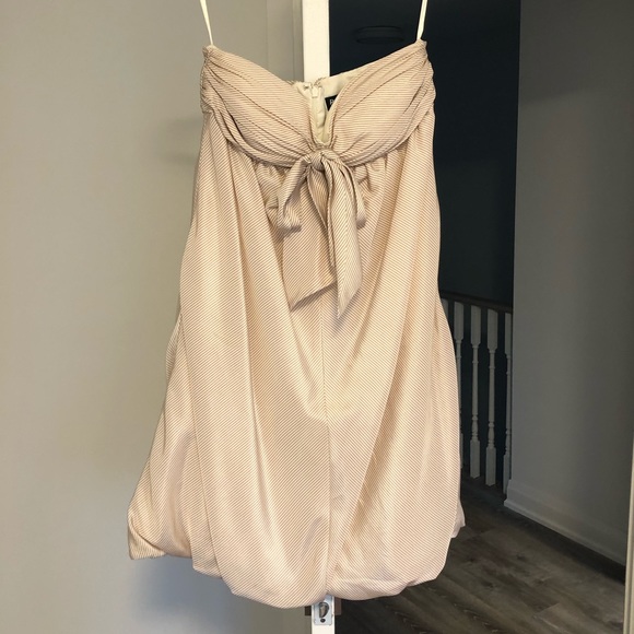 😍NWT strapless babydoll bubble silk dress size 6 - Picture 4 of 5
